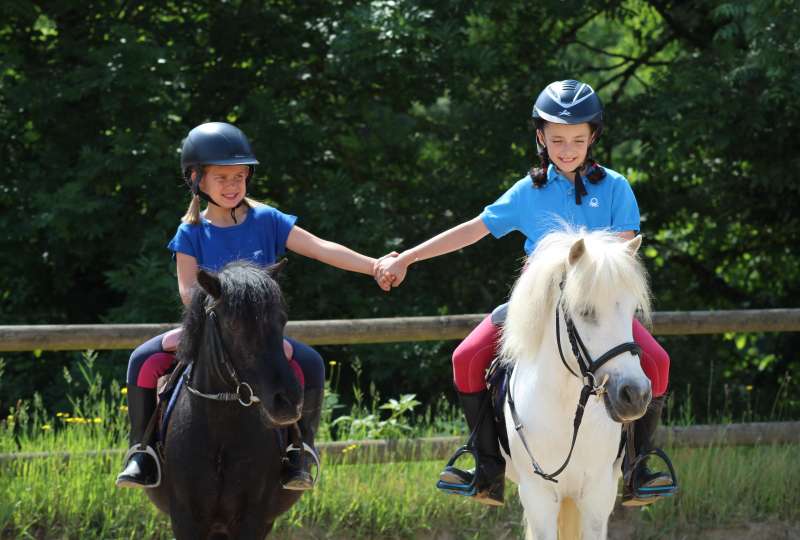 stage de découverte de l'équitation à poney